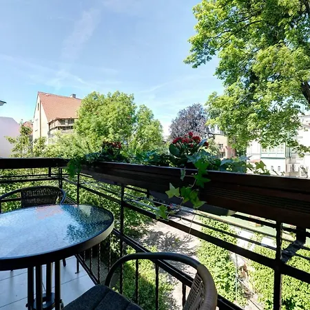 Dr - Frank Apartment *