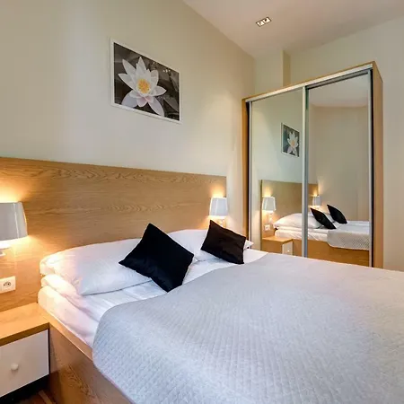 Dr - Frank Apartment *