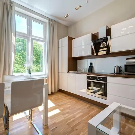 Dr - Frank * سوبوت