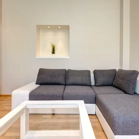 Dr - Frank Lejlighed